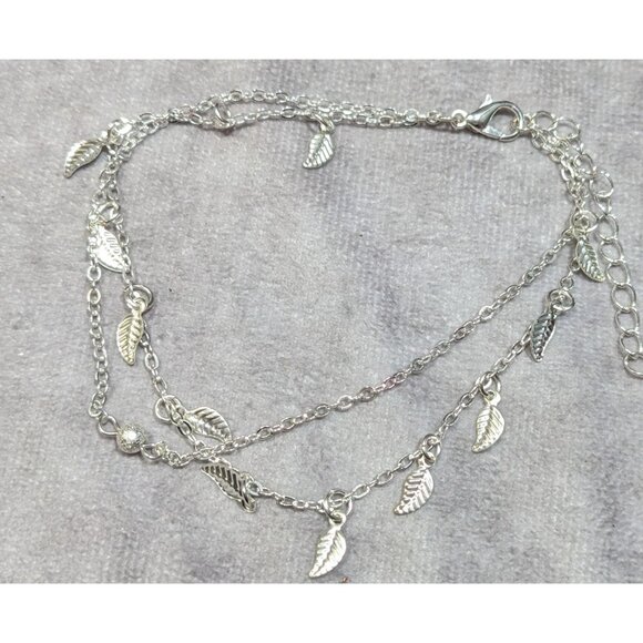 Minimalist Fairycore Layered Leaf Charm Bracelet - Picture 3 of 4